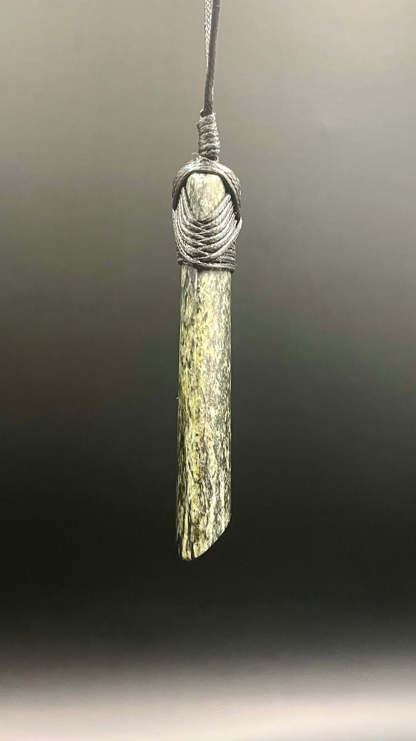 Pounamu Toki medium